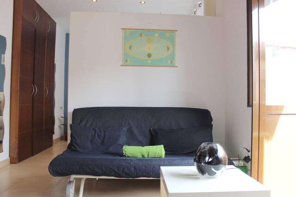 Good Vibes Rustic Downtown Alvarez Apartment Malaga Bagian luar foto